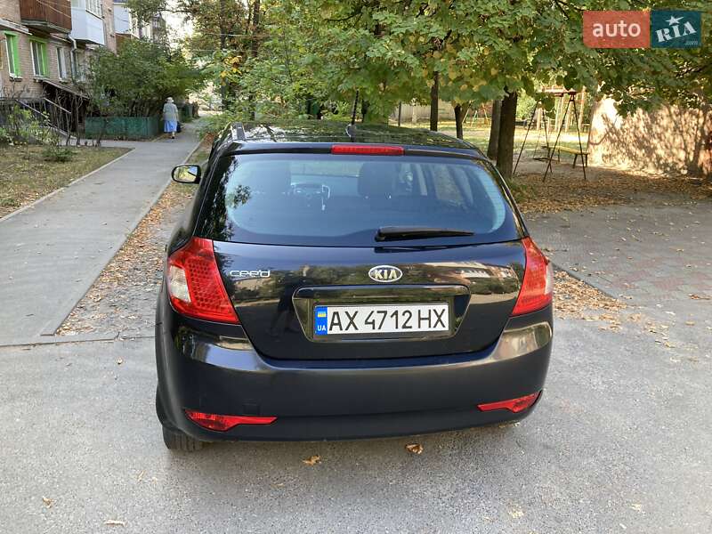 Хэтчбек Kia Ceed 2011 в Харькове