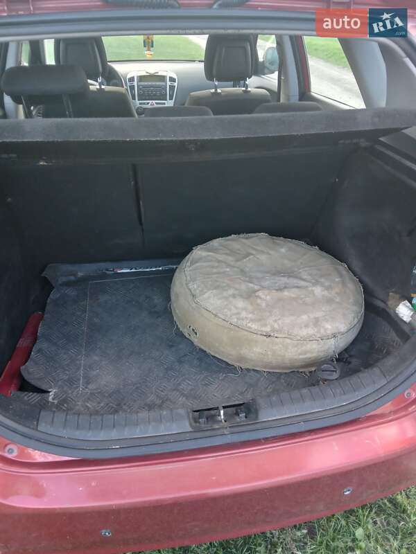 Хэтчбек Kia Ceed 2008 в Ровно