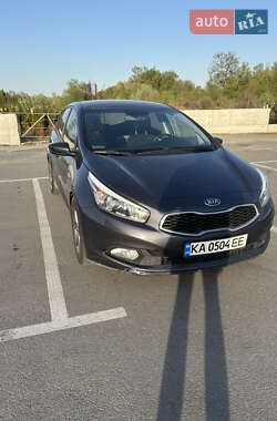 Хэтчбек Kia Ceed 2015 в 