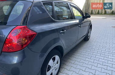 Хэтчбек Kia Ceed 2007 в 