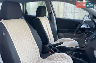 Хэтчбек Kia Ceed 2007 в 
