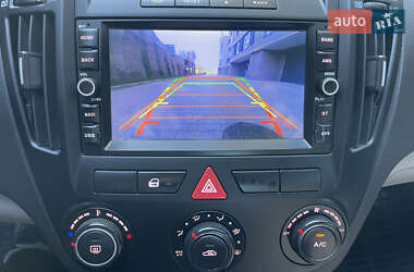 Хэтчбек Kia Ceed 2007 в 