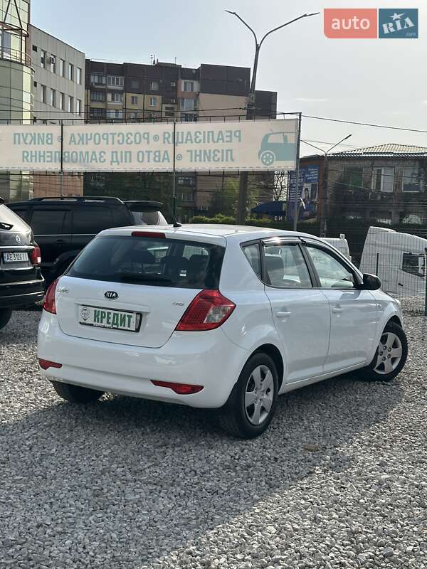 Хэтчбек Kia Ceed 2012 в Кривом Роге