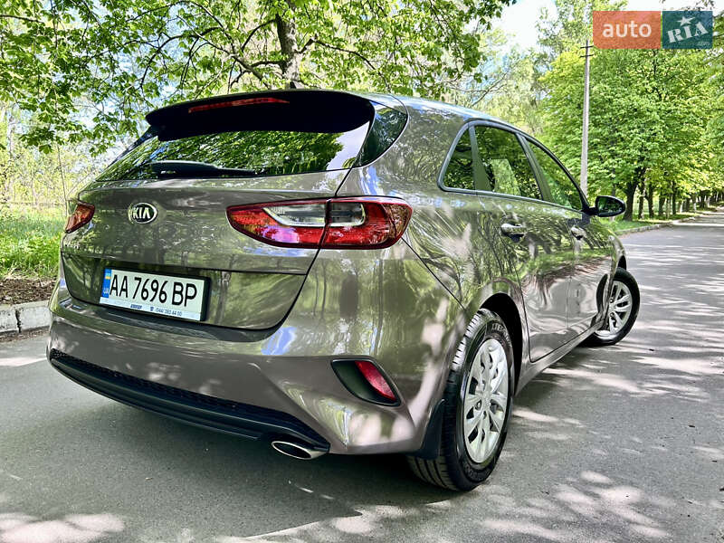 Хэтчбек Kia Ceed 2019 в Киеве