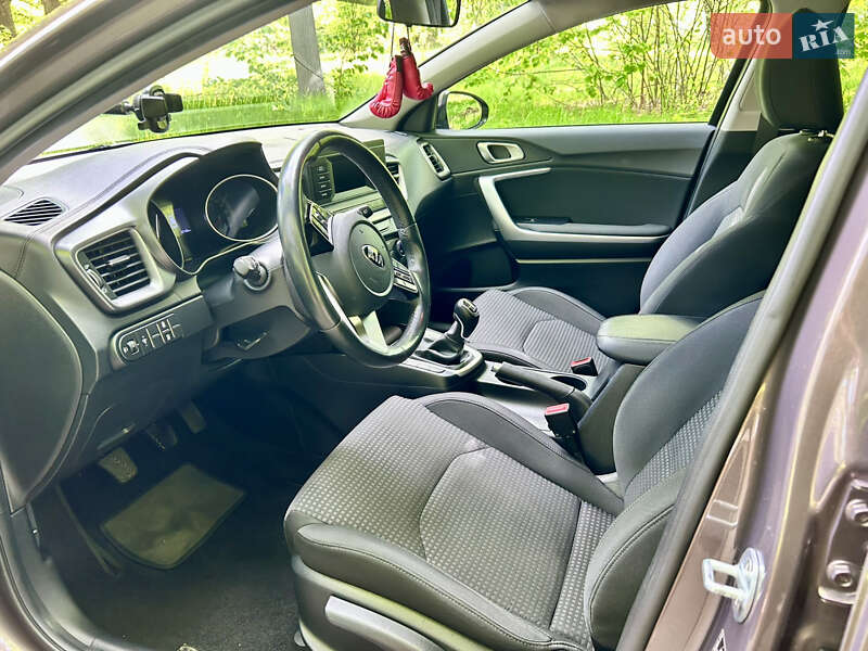 Хэтчбек Kia Ceed 2019 в Киеве