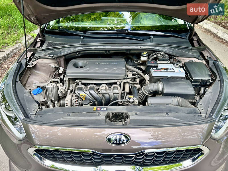 Хэтчбек Kia Ceed 2019 в Киеве