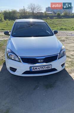 Хэтчбек Kia Ceed 2011 в Житомире