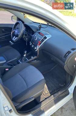 Хетчбек Kia Ceed 2011 в 