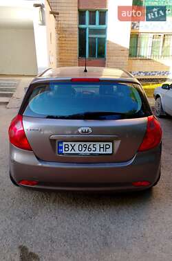 Хетчбек Kia Ceed 2007 в 