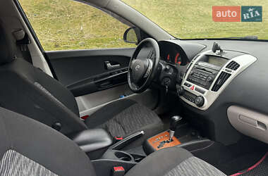 Хетчбек Kia Ceed 2008 в 