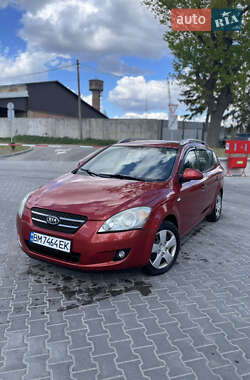 Универсал Kia Ceed 2009 в Ромнах