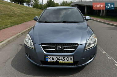 Хетчбек Kia Ceed 2008 в 