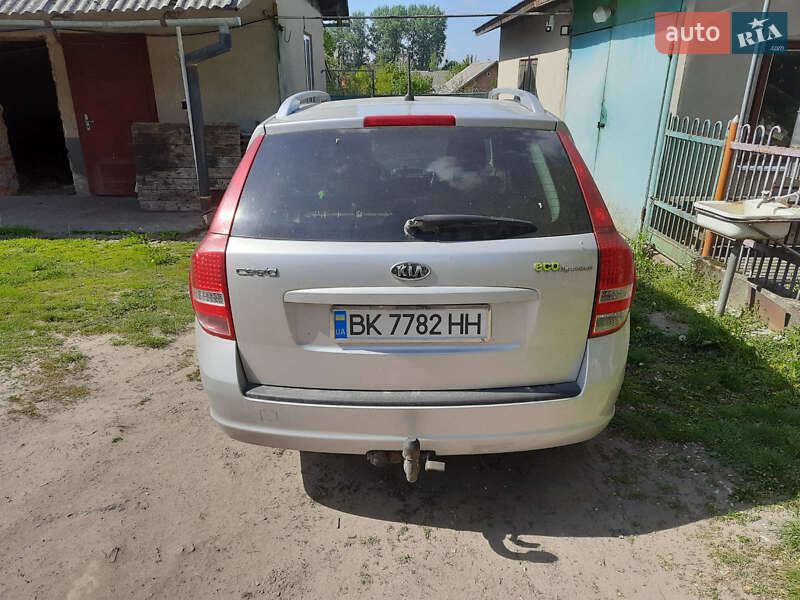 Універсал Kia Ceed 2010 в Бродах