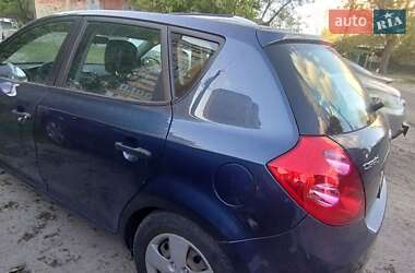 Хэтчбек Kia Ceed 2008 в 