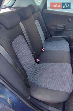 Хэтчбек Kia Ceed 2008 в 