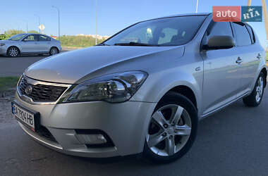 Хэтчбек Kia Ceed 2011 в Киеве