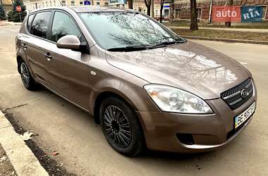 Хэтчбек Kia Ceed 2007 в Киеве