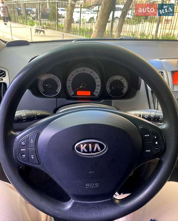 Хэтчбек Kia Ceed 2008 в Одессе