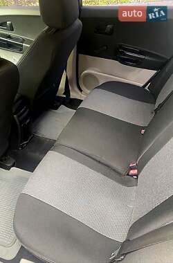Хэтчбек Kia Ceed 2008 в 