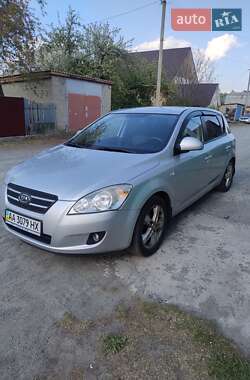 Хэтчбек Kia Ceed 2008 в Песковке