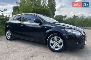 Хетчбек Kia Ceed 2010 в 