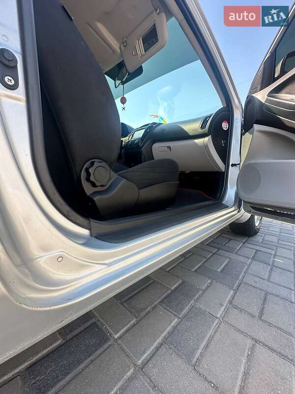 Хэтчбек Kia Ceed 2009 в Днепре