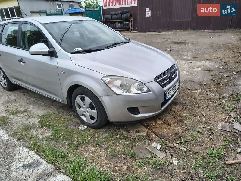 Хэтчбек Kia Ceed 2007 в Киеве