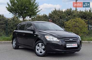 Хэтчбек Kia Ceed 2008 в Хмельницком
