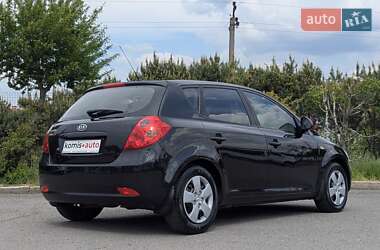 Хетчбек Kia Ceed 2008 в 