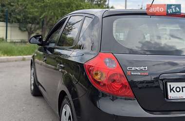 Хетчбек Kia Ceed 2008 в 