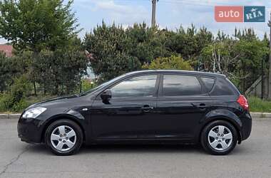 Хетчбек Kia Ceed 2008 в 