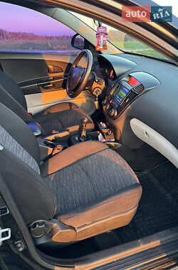 Хетчбек Kia Ceed 2008 в 