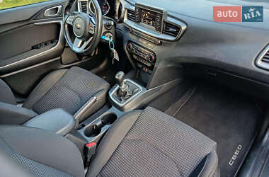 Хэтчбек Kia Ceed 2019 в 