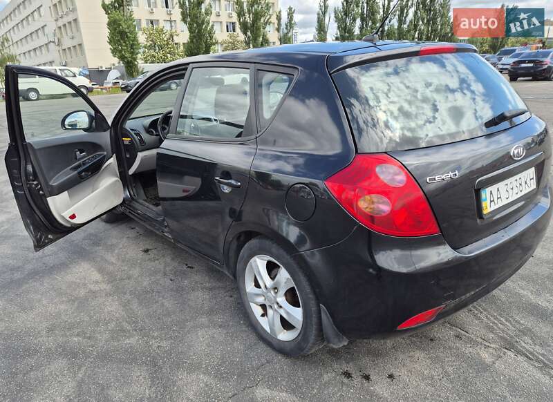 Хэтчбек Kia Ceed 2008 в Киеве