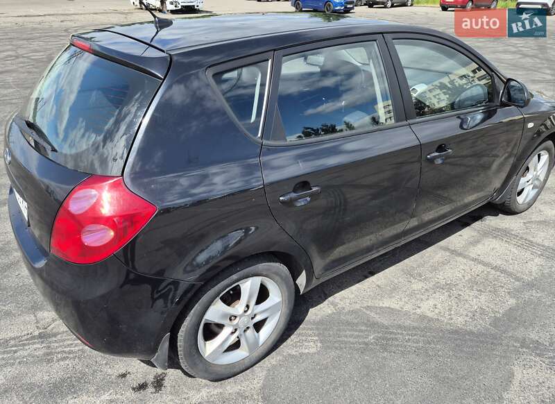 Хэтчбек Kia Ceed 2008 в Киеве