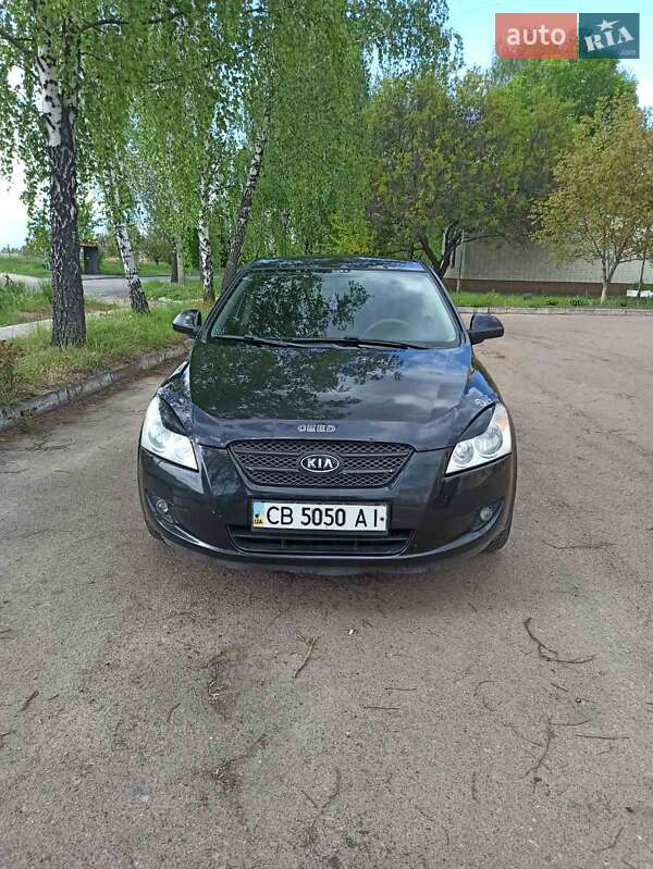 Хетчбек Kia Ceed 2008 в 