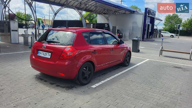 Хэтчбек Kia Ceed 2007 в Одессе
