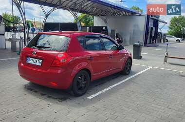 Хэтчбек Kia Ceed 2007 в 