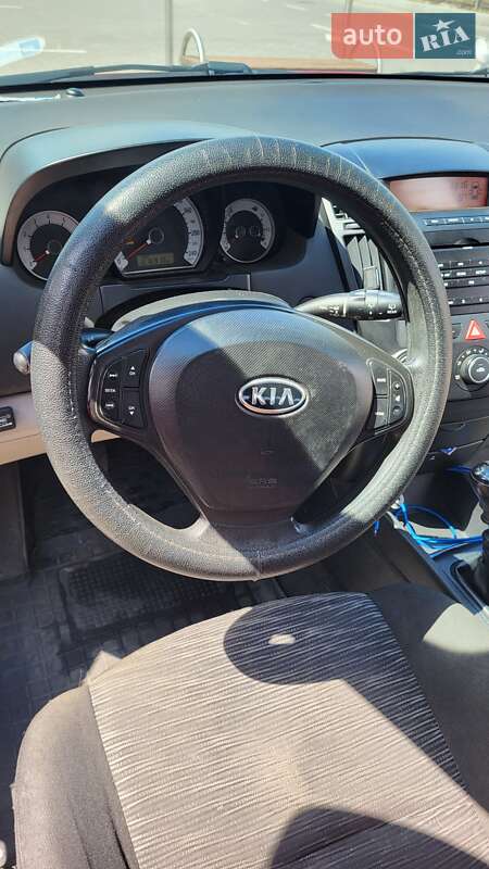 Хэтчбек Kia Ceed 2007 в Одессе