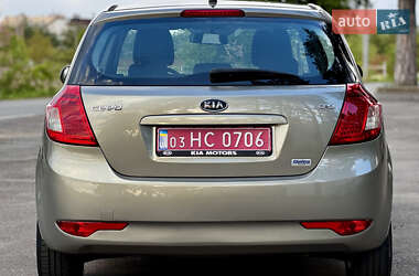Хетчбек Kia Ceed 2010 в 