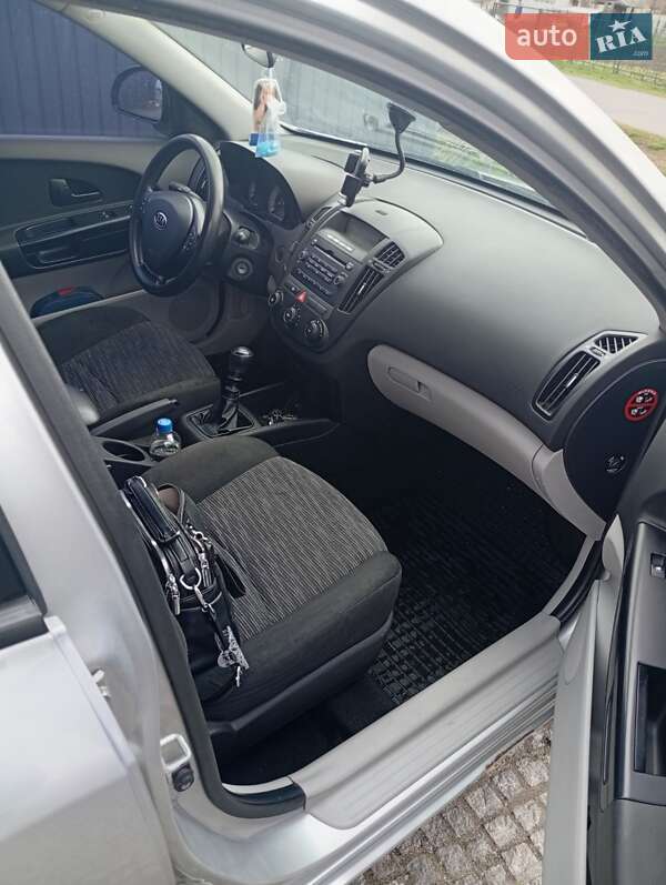 Хетчбек Kia Ceed 2008 в Яготині