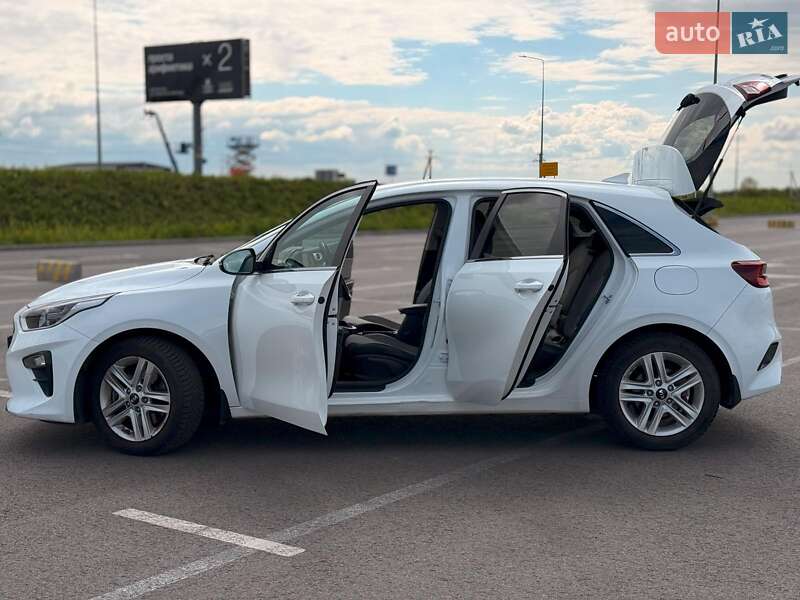 Хэтчбек Kia Ceed 2019 в Львове