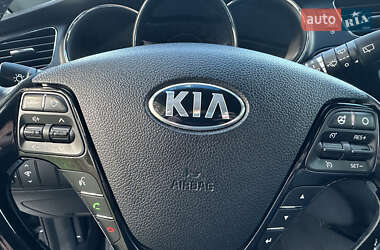 Хэтчбек Kia Ceed 2013 в 