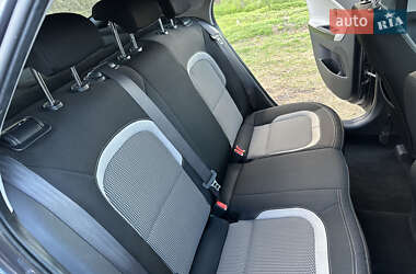 Хэтчбек Kia Ceed 2013 в 