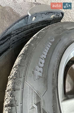Хэтчбек Kia Ceed 2013 в 