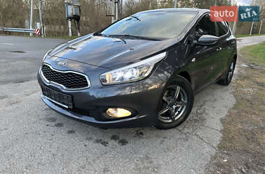 Хэтчбек Kia Ceed 2013 в 