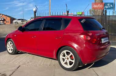 Хэтчбек Kia Ceed 2007 в 