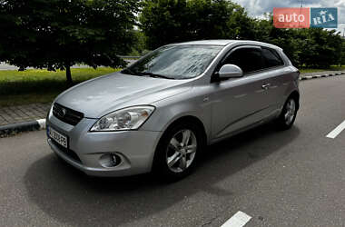 Хетчбек Kia Ceed 2008 в 