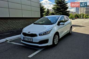 Хэтчбек Kia Ceed 2016 в 