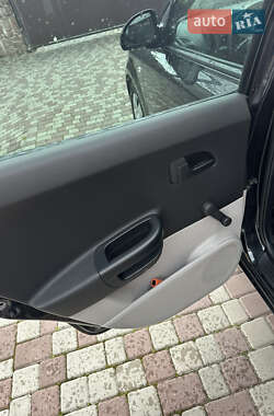 Хетчбек Kia Ceed 2009 в 